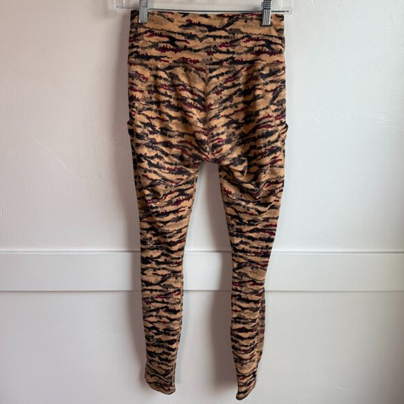 Fabletics Cacao Tigress On-The-Go PowerHold High-Waisted Mesh Leggings - Picture 5 of 12